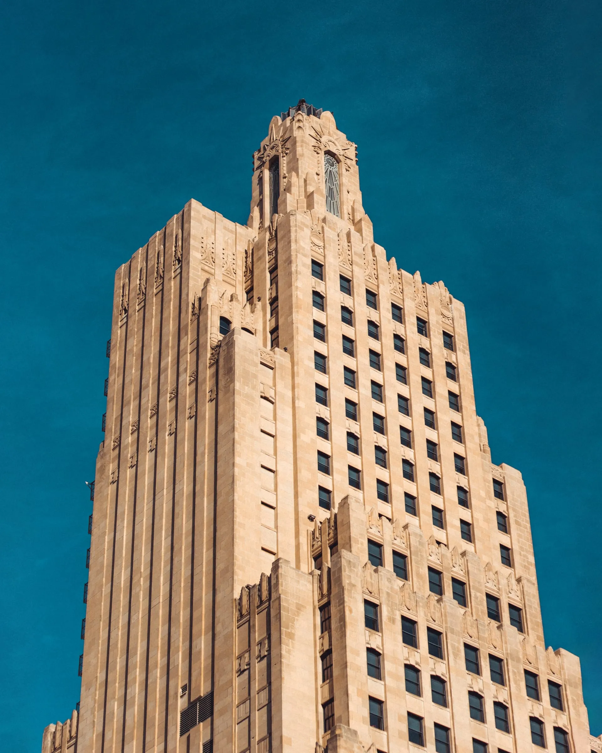 Art deco, looking up